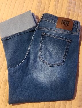 FRYE Women's Straight Leg Jeans